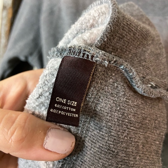 Henri Bendel #bendelgirl sweatshirt - Picture 5 of 10